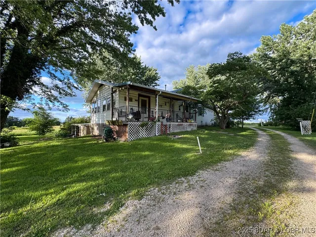 $423,900 | 15794 Hwy D, Versailles, MO 65084