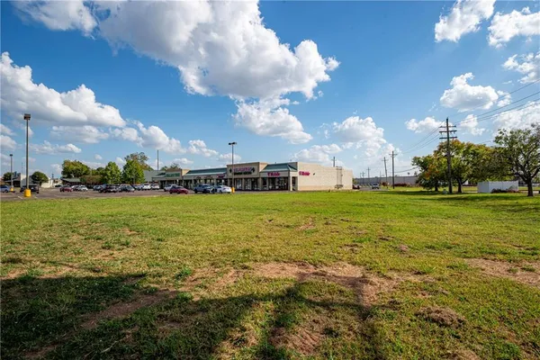 $79,100 | 2107 North Mall Drive, Alexandria, LA 71301