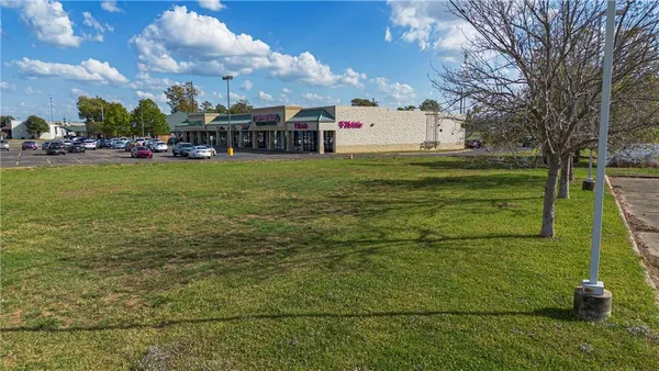 $79,100 | 2107 North Mall Drive, Alexandria, LA 71301