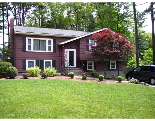 476 Old Post Road Walpole, MA 02081 - Photo 1 of 19 Gallery Image 1