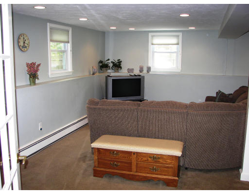 476 Old Post Road Walpole, MA 02081 - Photo 14 of 19 Gallery Image 14