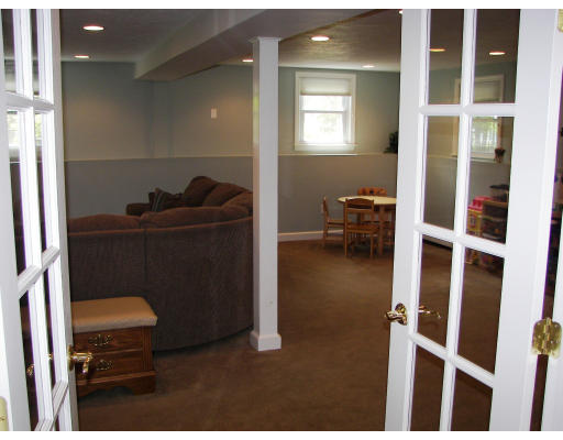 476 Old Post Road Walpole, MA 02081 - Photo 16 of 19 Gallery Image 16
