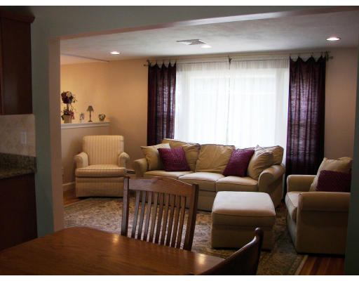 476 Old Post Road Walpole, MA 02081 - Photo 7 of 19 Gallery Image 7