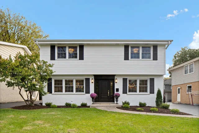 $995,000 | 215 45th Street, Western Springs, IL 60558