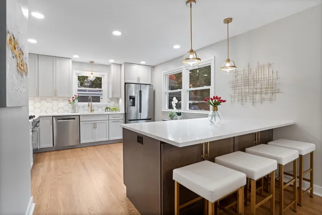 $995,000 | 215 45th Street, Western Springs, IL 60558