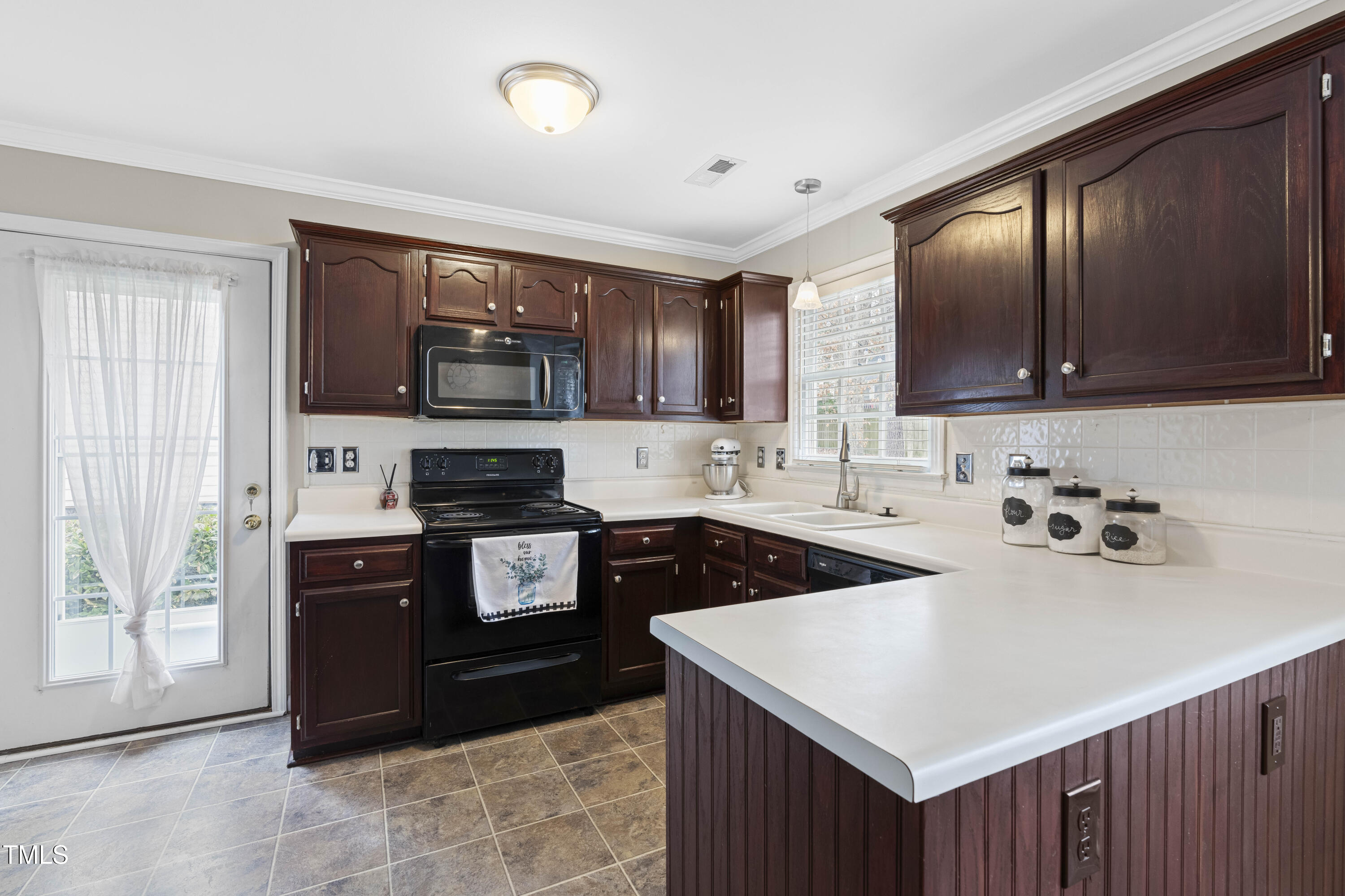 3440 Singleleaf Lane Raleigh, NC 27616 - Photo 9 of 36 9