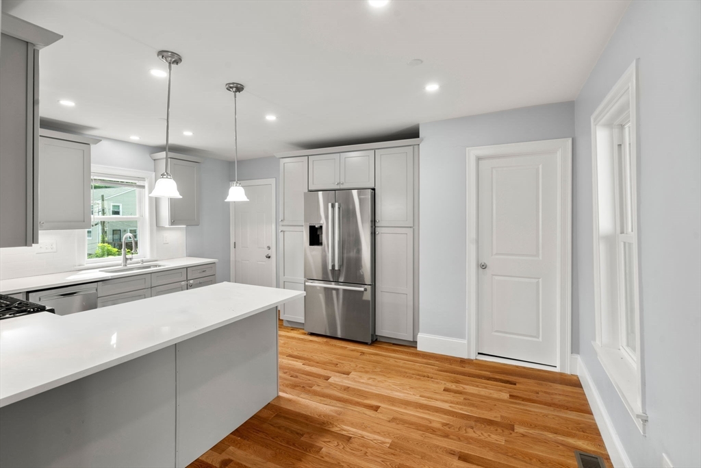 1000 River Street, Unit 2 Boston, MA 02136 - Photo 4 of 20