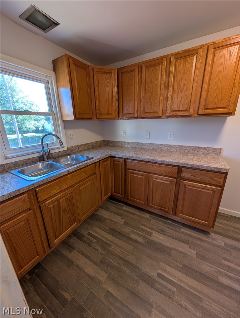 3558 Bosworth Road Cleveland, OH 44111 - Photo 5 of 33 Downstairs unit kitchen