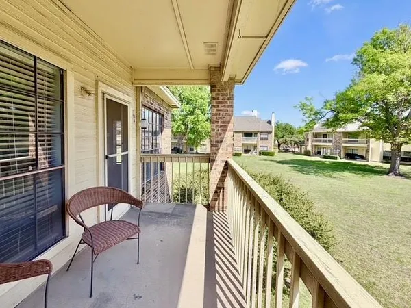 $1,850 | 3120 Devonshire Drive, Unit 229, Plano, TX 75075