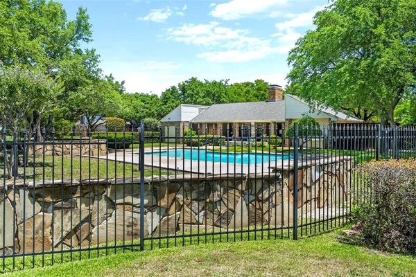 $1,850 | 3120 Devonshire Drive, Unit 229, Plano, TX 75075