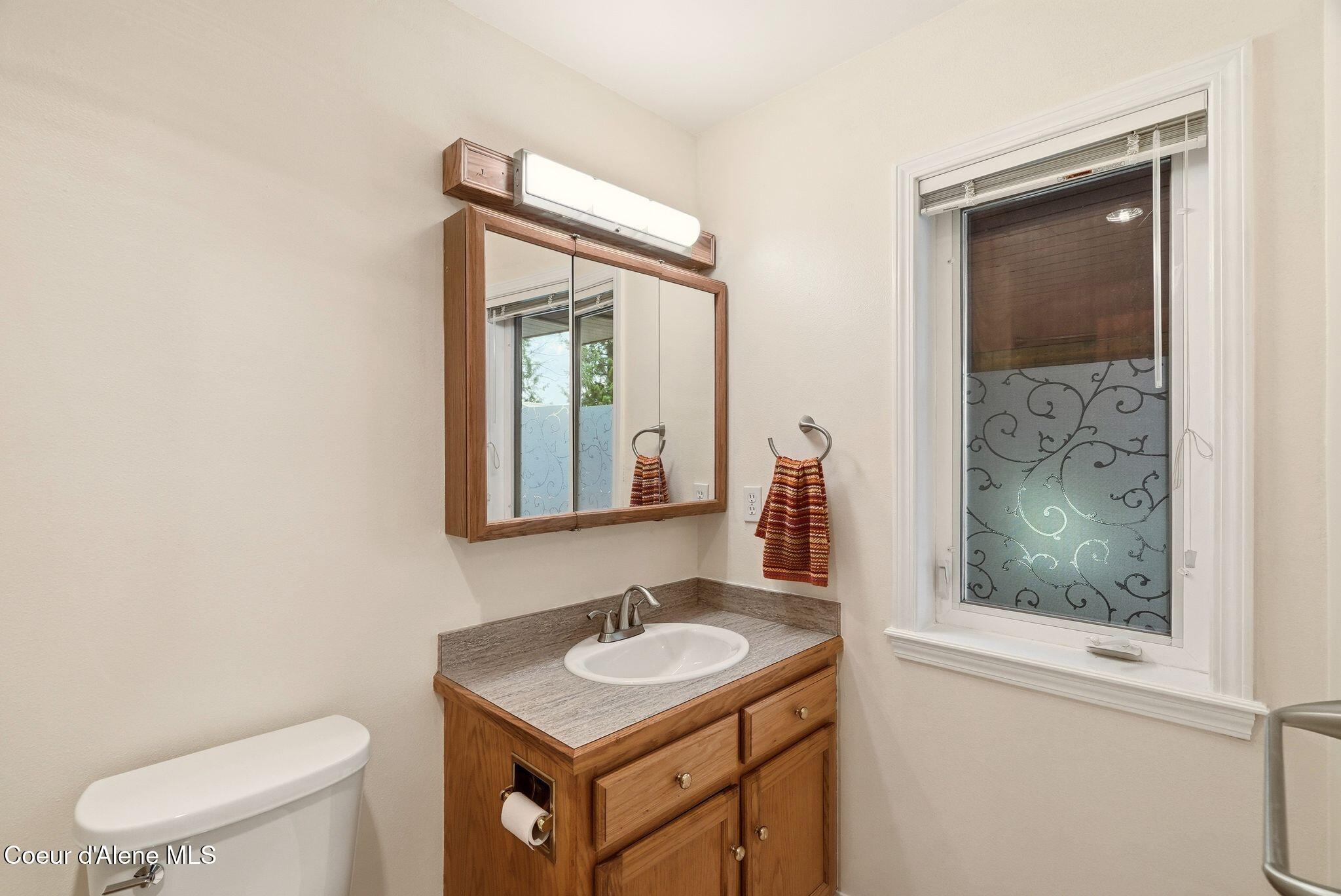 955 Bottle Bay Road Sagle, ID 83860 - Photo 21 of 66 Master Bathroom