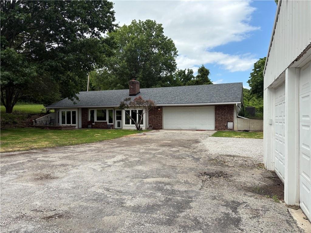 10023 South Munro Road Lone Jack, MO 64070 - Photo 29 of 38