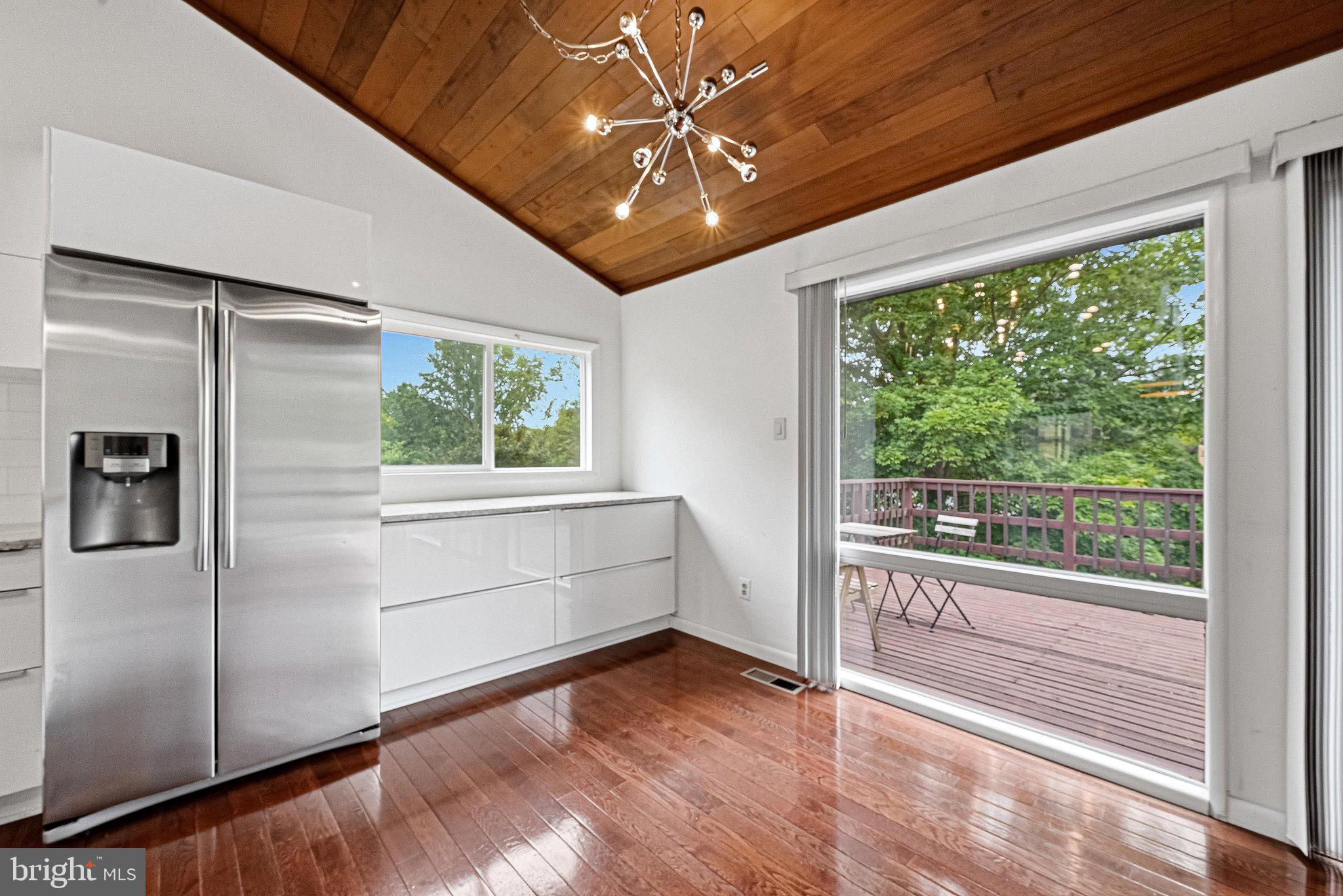 8811 Burbank Road Annandale, VA 22003 - Photo 17 of 53 Dining