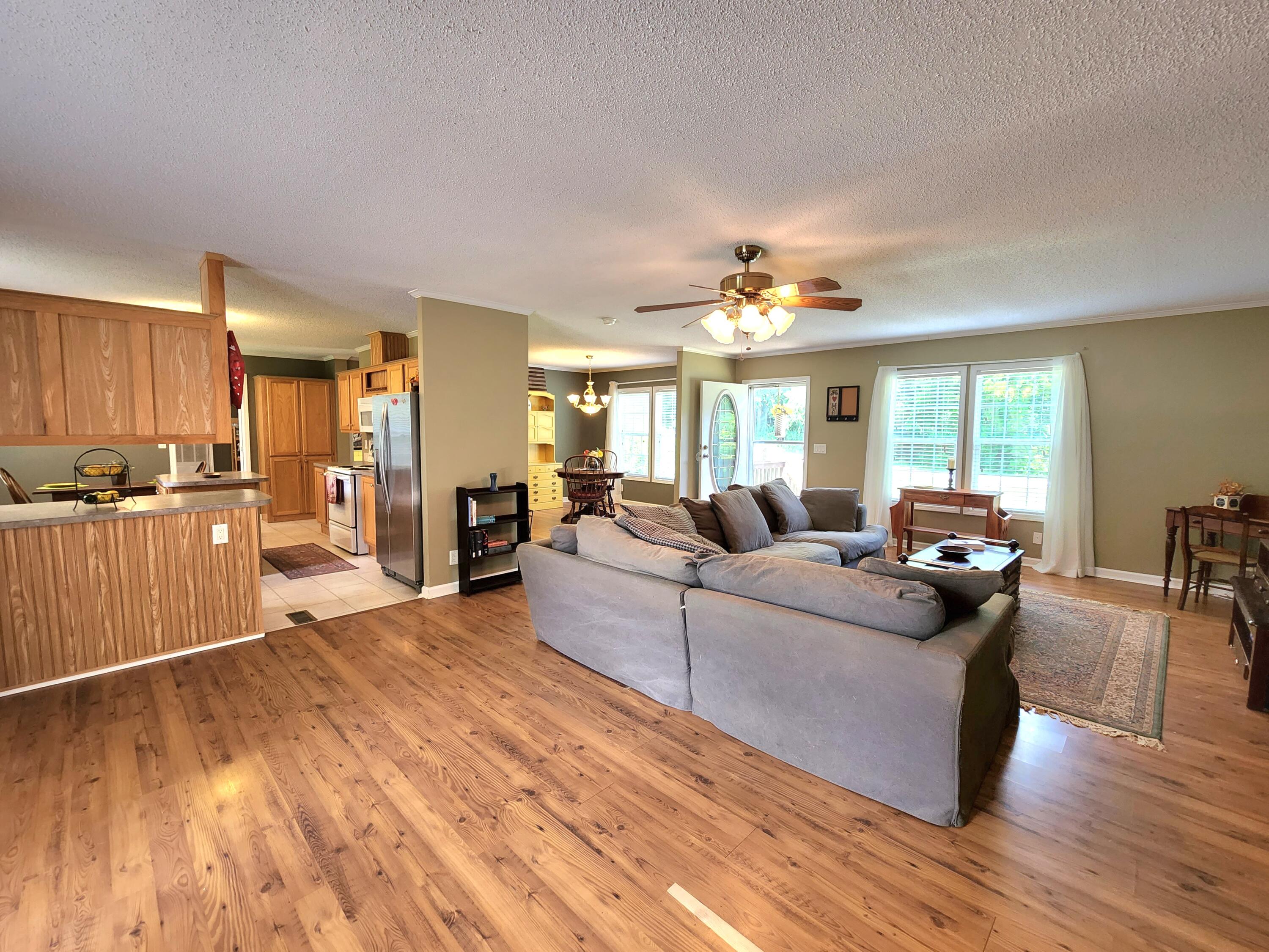 128 H Heaton Road Elizabethton, TN 37643 - Photo 7 of 23 20220623_131008