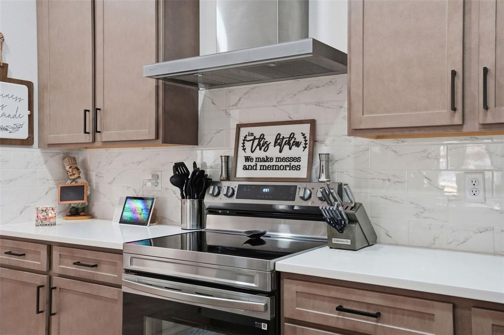 9013 Mississippi Run Weeki Wachee, FL 34613 - Photo 12 of 99