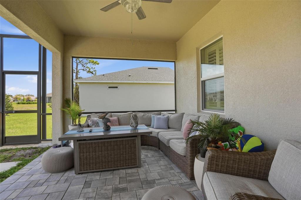 9013 Mississippi Run Weeki Wachee, FL 34613 - Photo 45 of 99 a living room with furniture and a potted plant