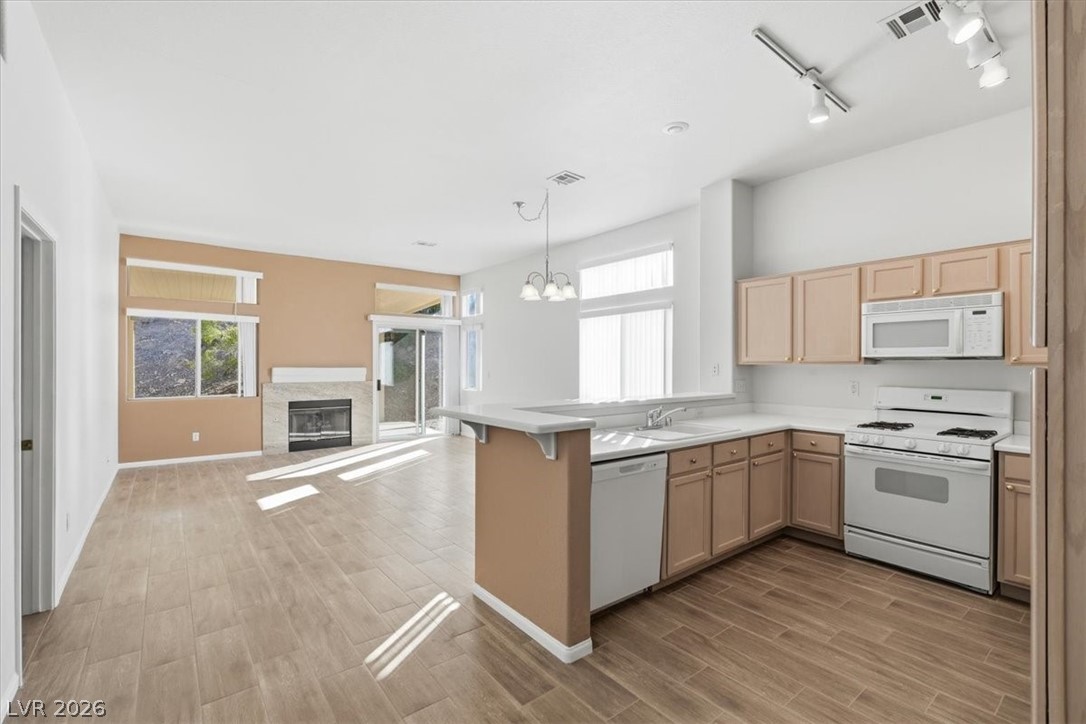 3096 Maple Ridge Court Henderson, NV 89052 - Photo 7 of 37