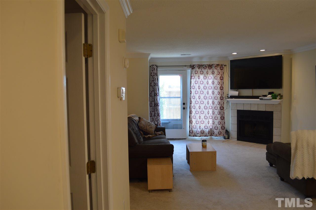 5604 Split Oak Way Raleigh, NC 27609 - Photo 3 of 23 Gallery Image 3