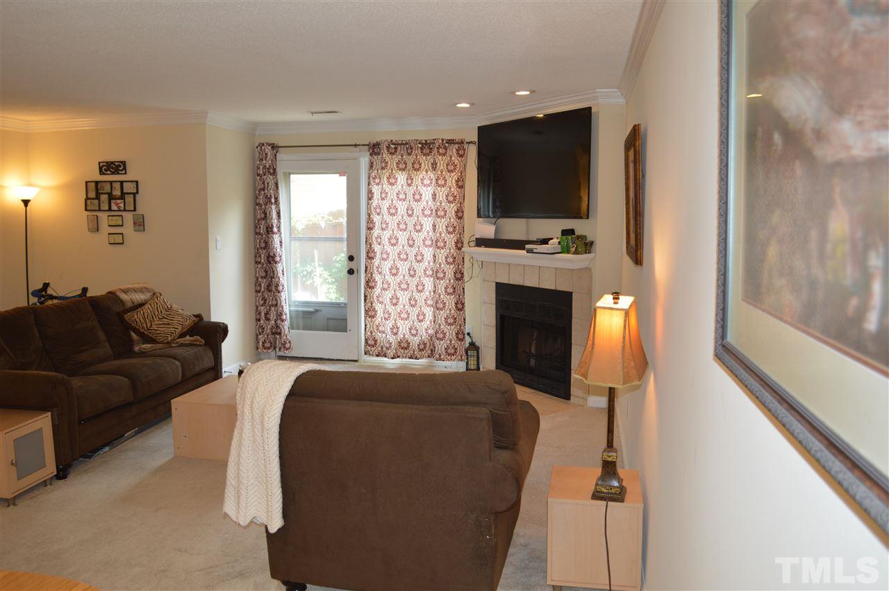 5604 Split Oak Way Raleigh, NC 27609 - Photo 6 of 23 Gallery Image 6