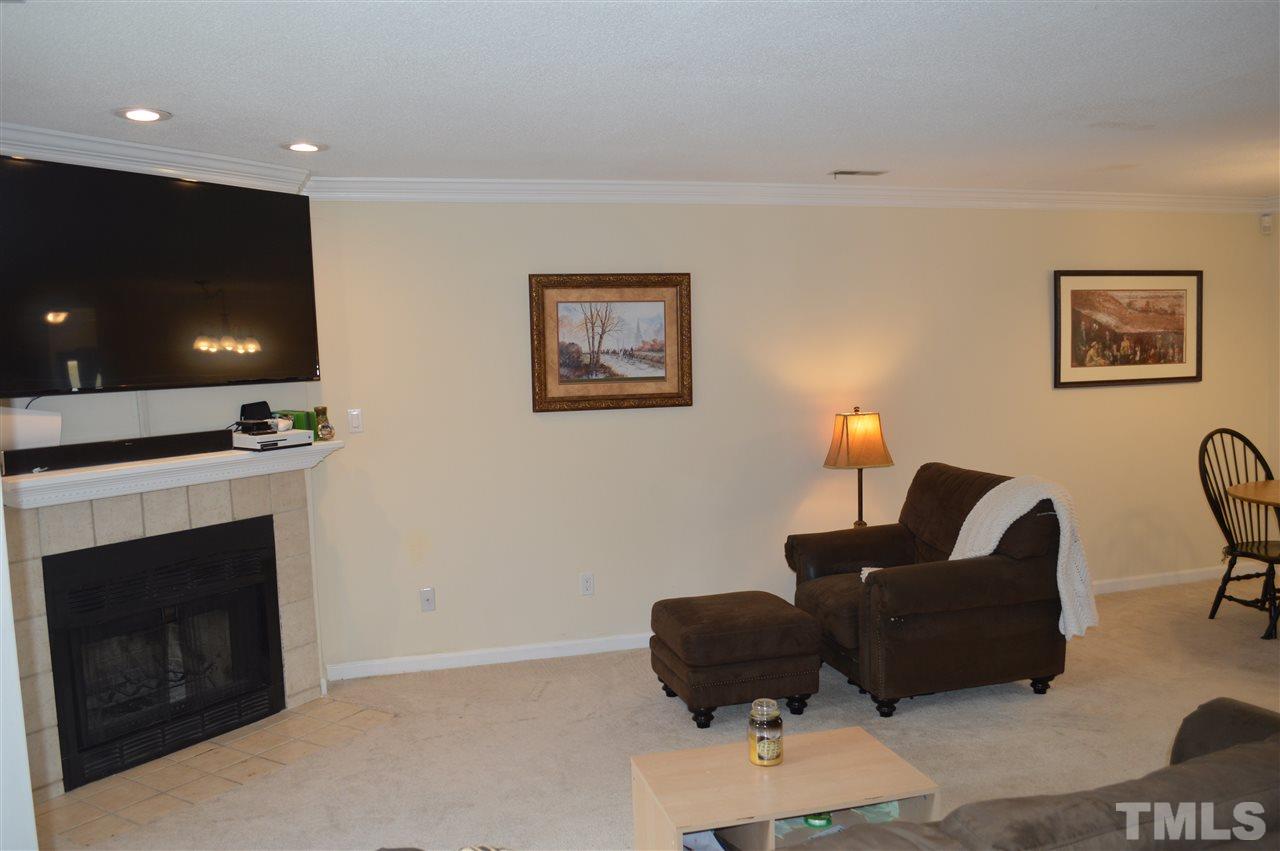 5604 Split Oak Way Raleigh, NC 27609 - Photo 8 of 23 Gallery Image 8
