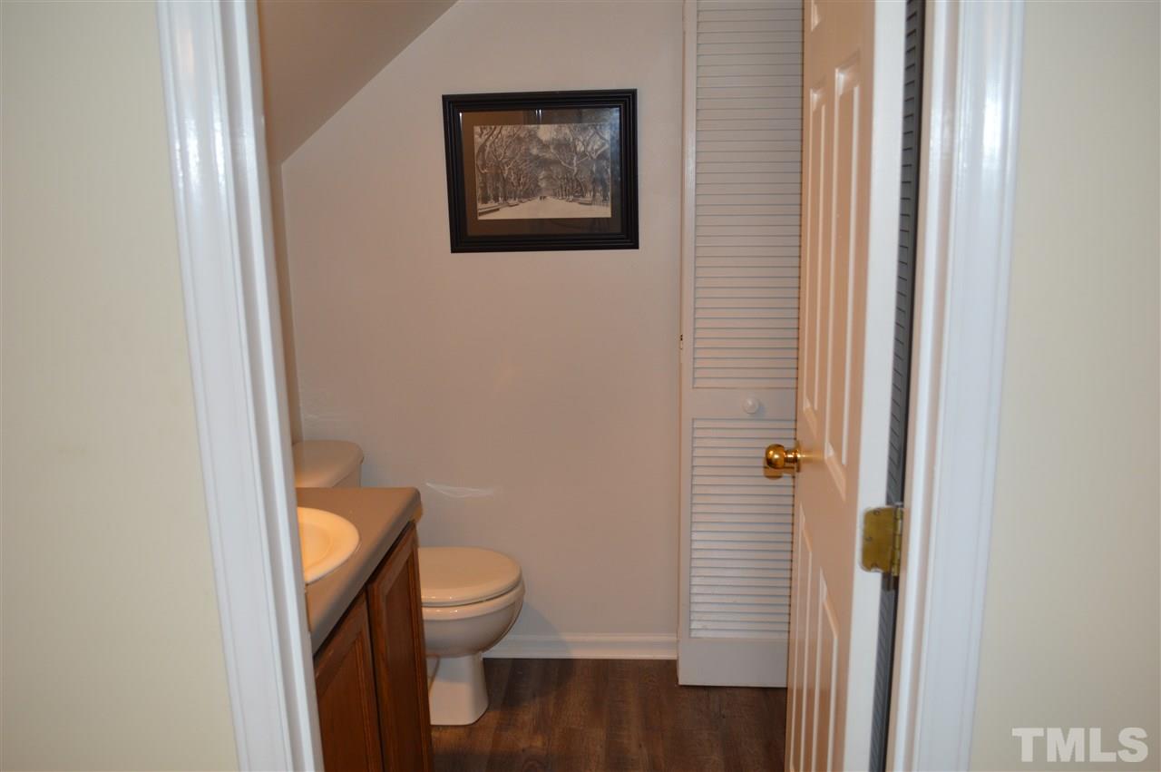 5604 Split Oak Way Raleigh, NC 27609 - Photo 9 of 23 Gallery Image 9