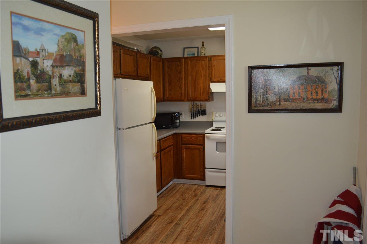 5604 Split Oak Way Raleigh, NC 27609 - Photo 10 of 23 Gallery Image 10