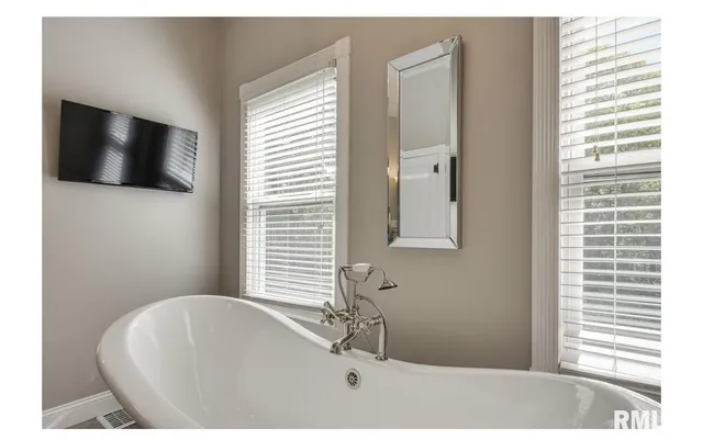 $180,000 | 209 East Main Street, Biggsville, IL 61418