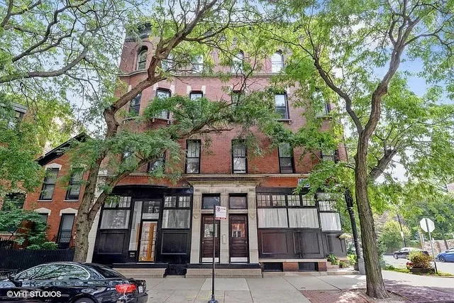 $3,350 | 1801 North Cleveland Avenue, Unit 3, Chicago, IL 60614