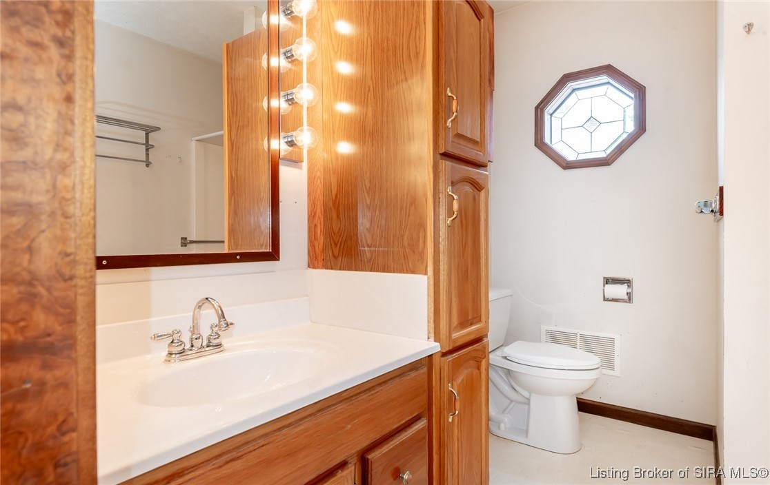 798 East Brown Road Pekin, IN 47165 - Photo 34 of 98