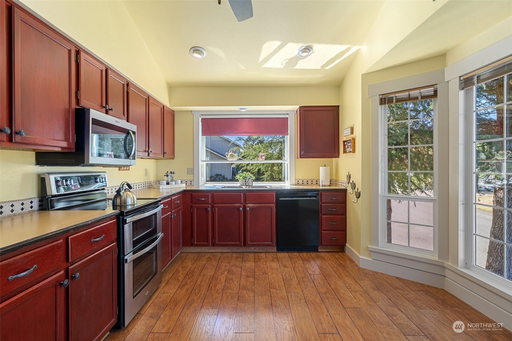 15105 Southeast 184th Street Renton, WA 98058 - Photo 10 of 40 Gallery Image 10