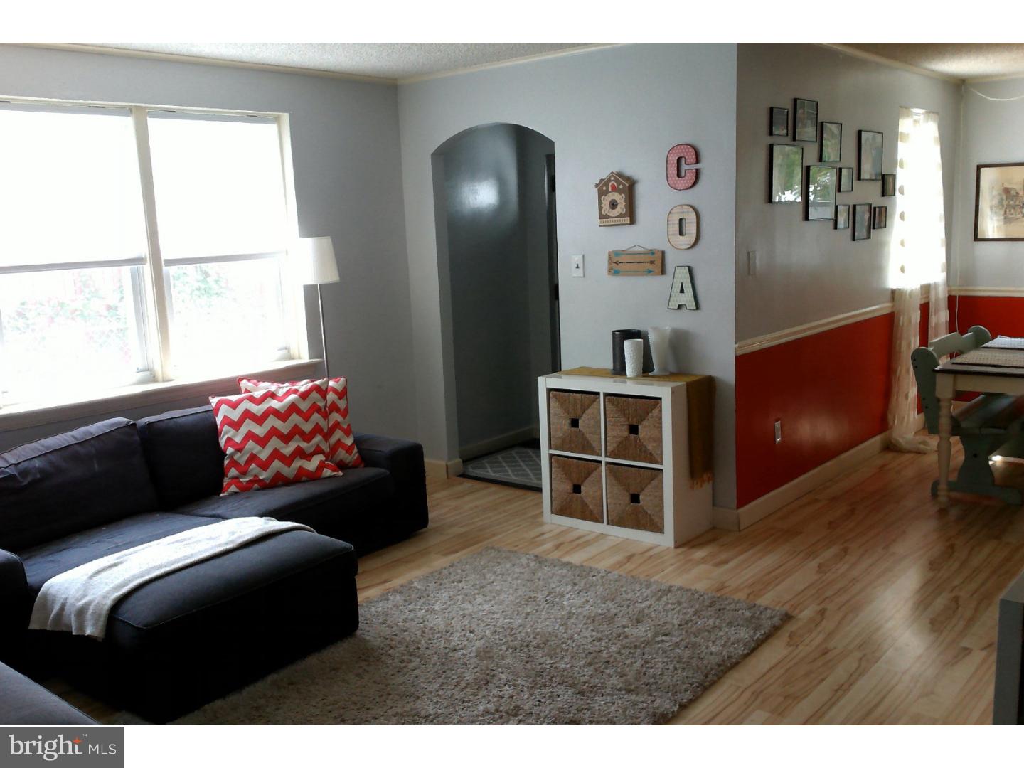 9203 Exeter Road Philadelphia, PA 19114 - Photo 3 of 17 Living Room