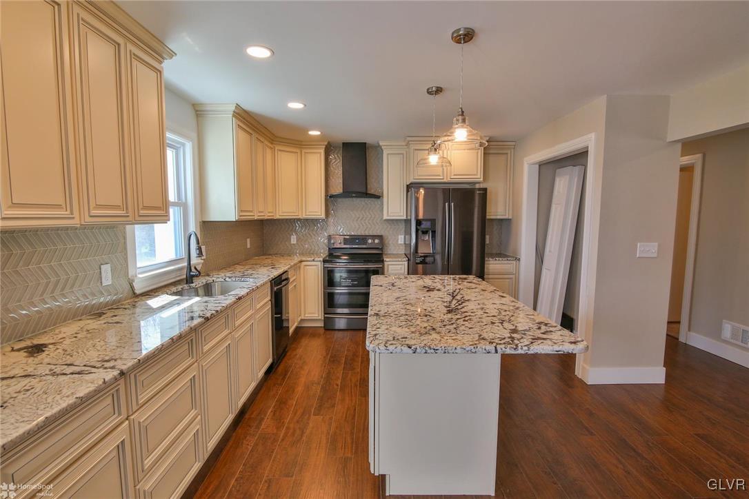 536 East Macada Road Bethlehem, PA 18017 - Photo 8 of 28 Gallery Image 8