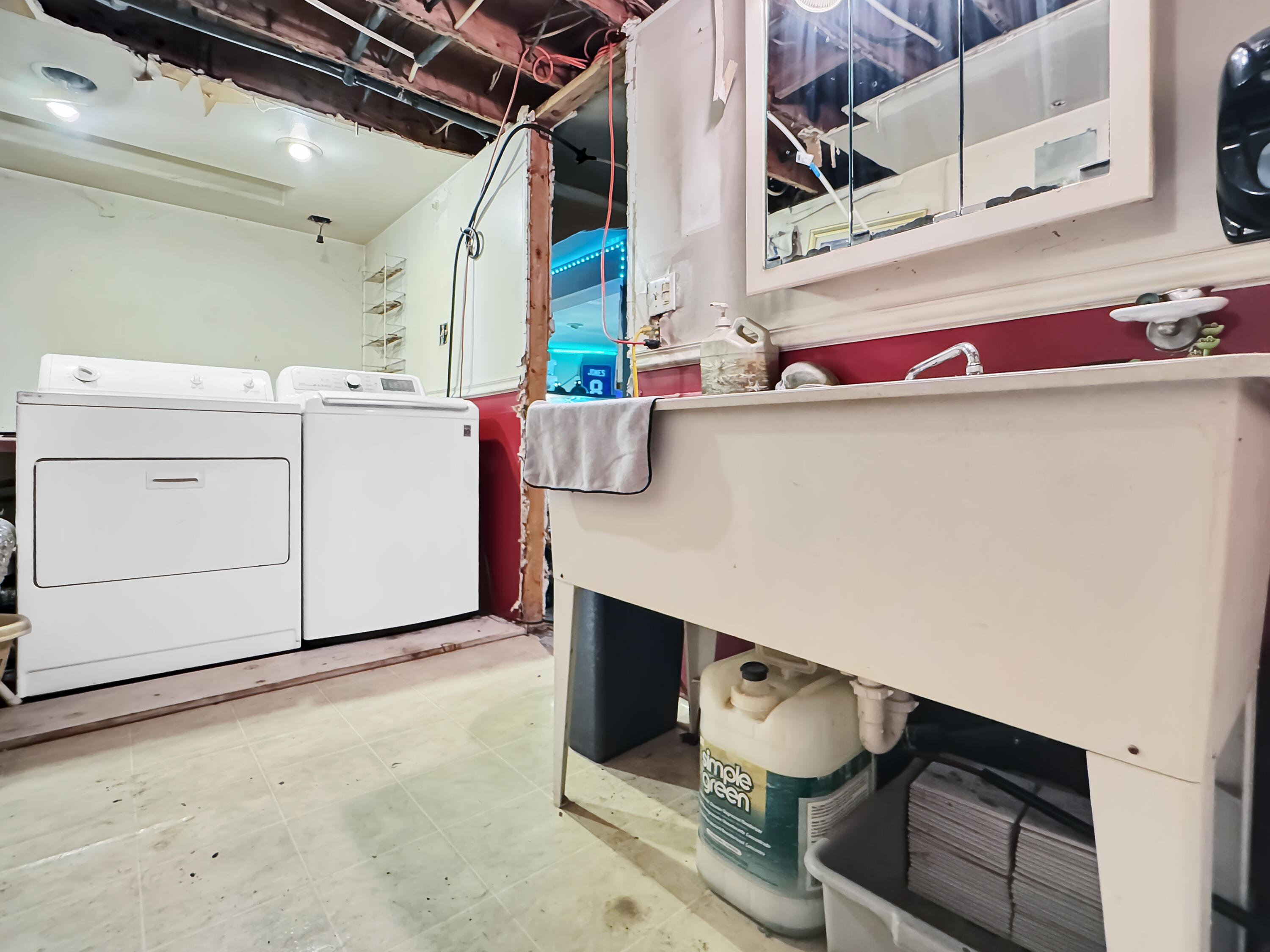 163 Granite Road Long Pond, PA 18334 - Photo 15 of 19 a utility room with dryer and washer