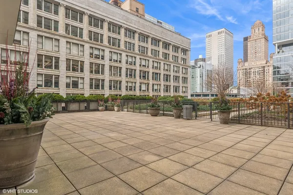 $505,000 | 130 North Garland Court, Unit 1406, Chicago, IL 60602