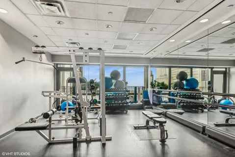 $515,000 | 130 North Garland Court, Unit 1406, Chicago, IL 60602