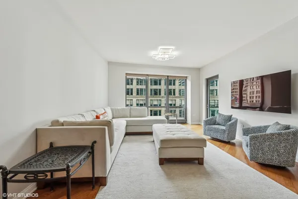 $505,000 | 130 North Garland Court, Unit 1406, Chicago, IL 60602