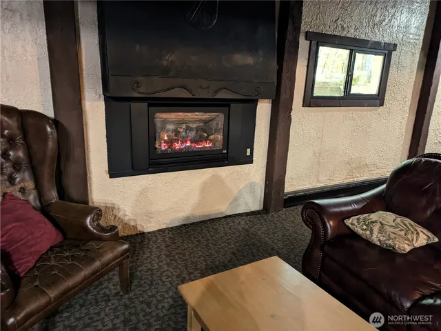 $134,900 | 10433 Mt Baker Highway, Unit 1005A, Glacier, WA 98244