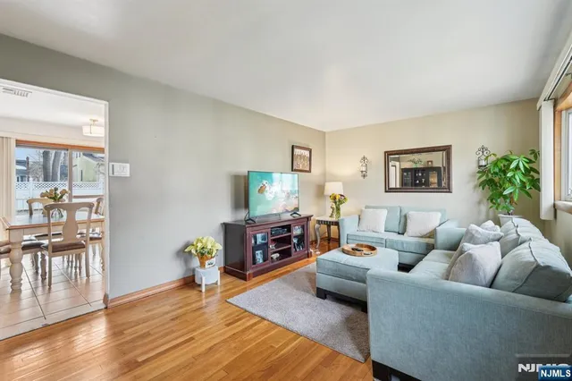 $549,000 | 132 Linden Road, Wayne, NJ 07470