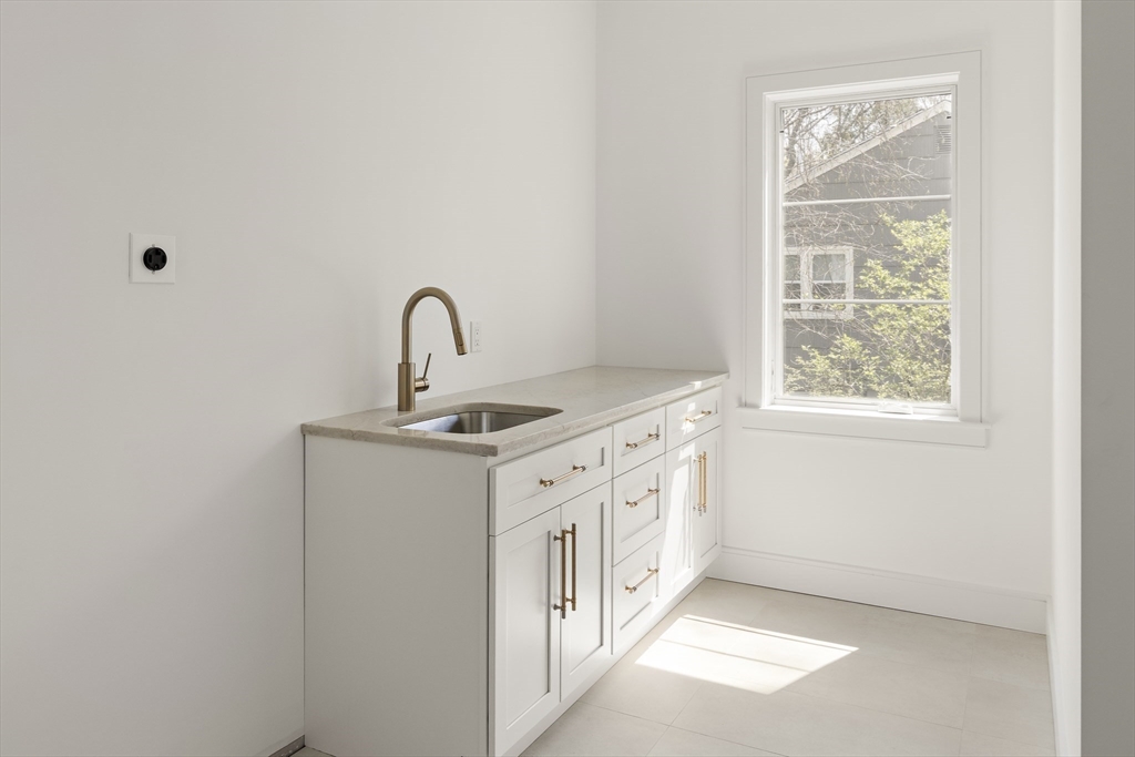 66 Oakcrest Road Needham, MA 02492 - Photo 20 of 42