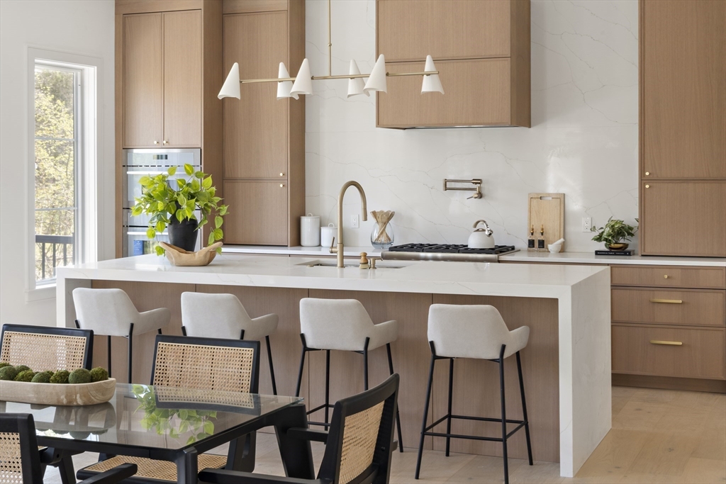 66 Oakcrest Road Needham, MA 02492 - Photo 3 of 42