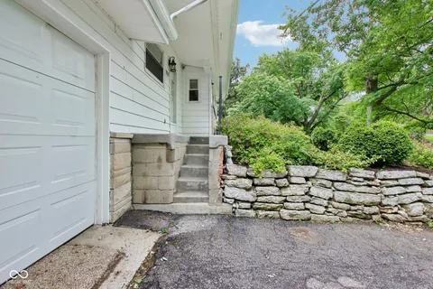 $289,900 | 2428 Tulip Drive South, Indianapolis, IN 46227