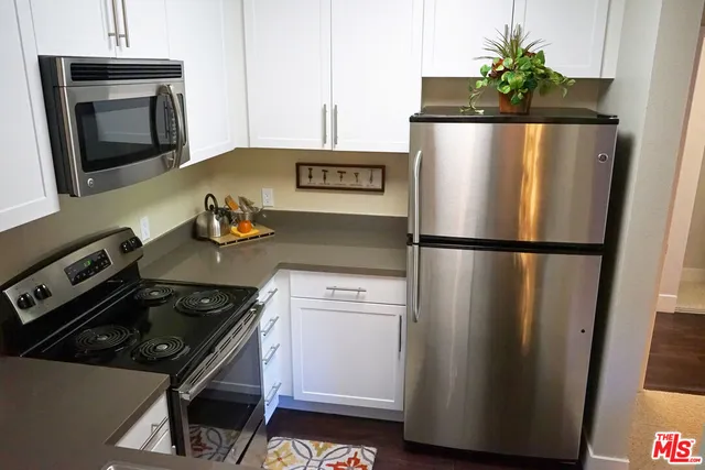 $3,902 | 151 East Holly Street, Unit 3405, Pasadena, CA 91103