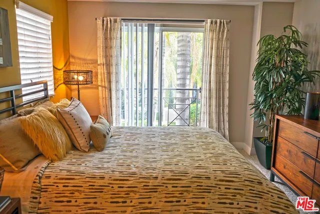 $3,902 | 151 East Holly Street, Unit 3405, Pasadena, CA 91103