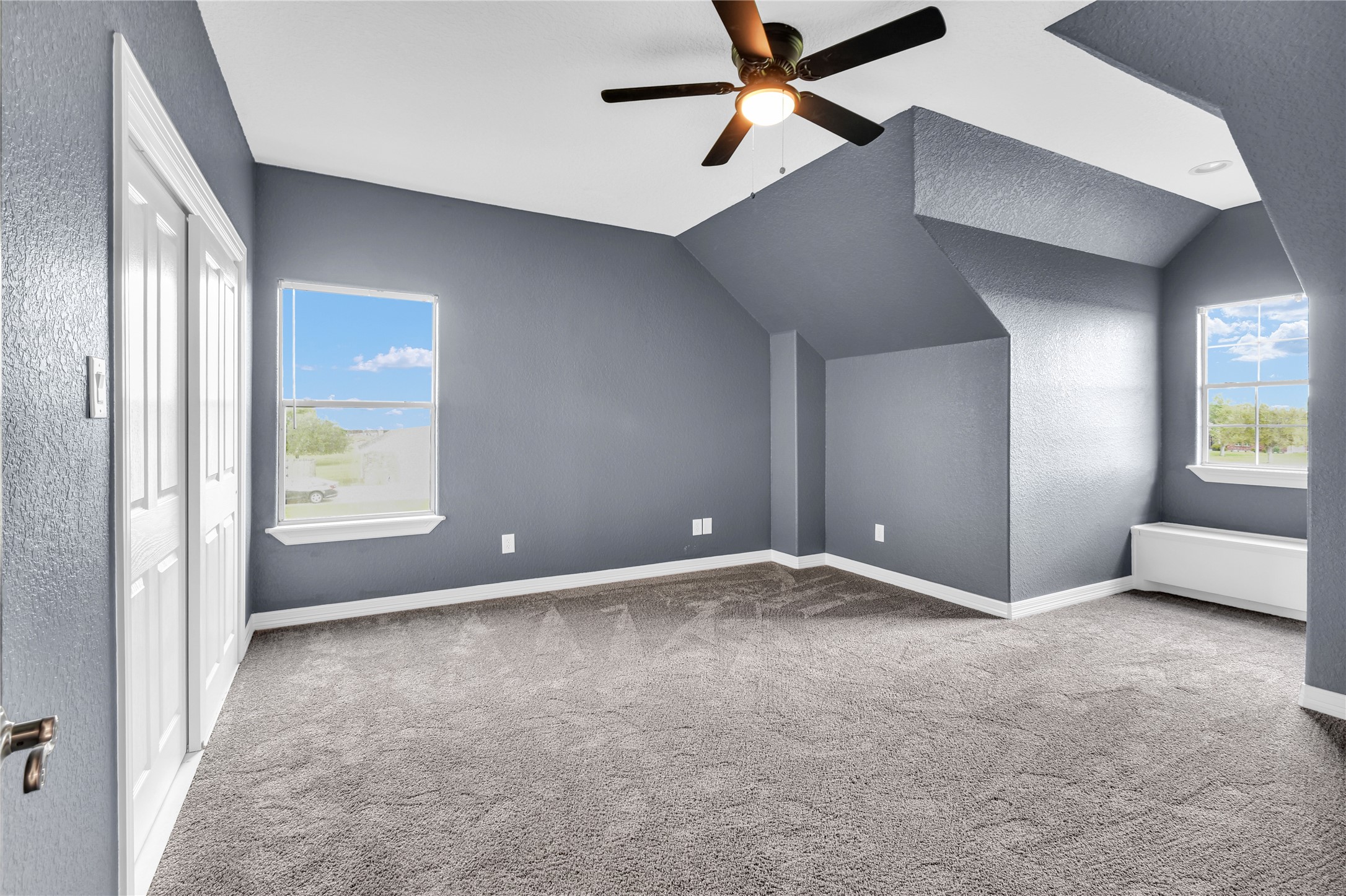 863 Bunkhouse Trail Angleton, TX 77515 - Photo 11 of 22 Bedroom 2, with reading nook