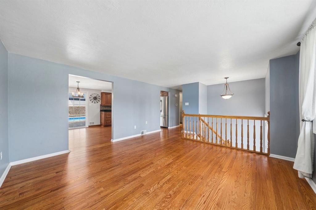 21 Farmcrest Drive Cecil, PA 15321 - Photo 6 of 30