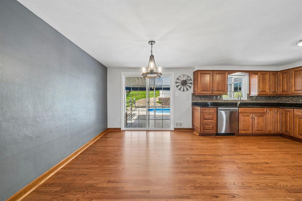 21 Farmcrest Drive Cecil, PA 15321 - Photo 8 of 30