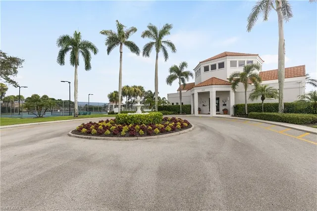 $369,000 | 7766 Emerald Circle, Unit R203, Naples, FL 34109