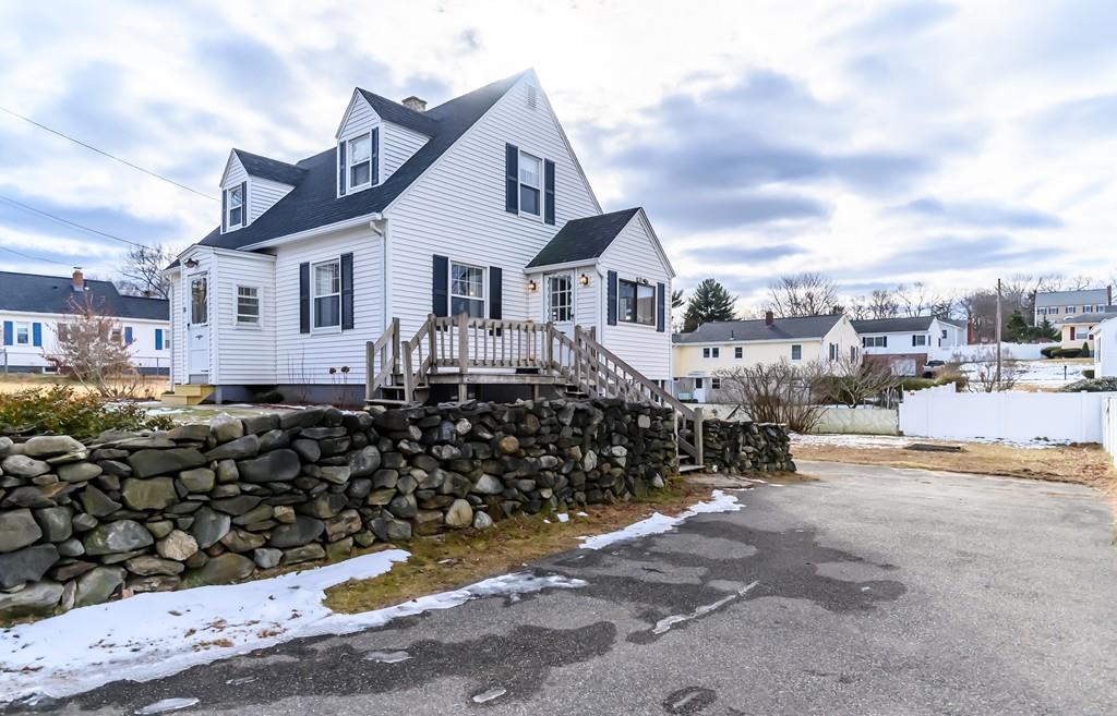 22 Alton Road Methuen, MA 01844 - Photo 3 of 22 Gallery Image 3