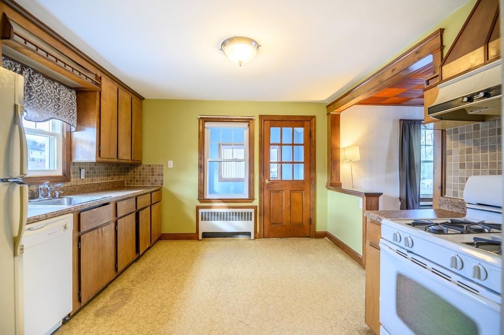22 Alton Road Methuen, MA 01844 - Photo 4 of 22 Gallery Image 4