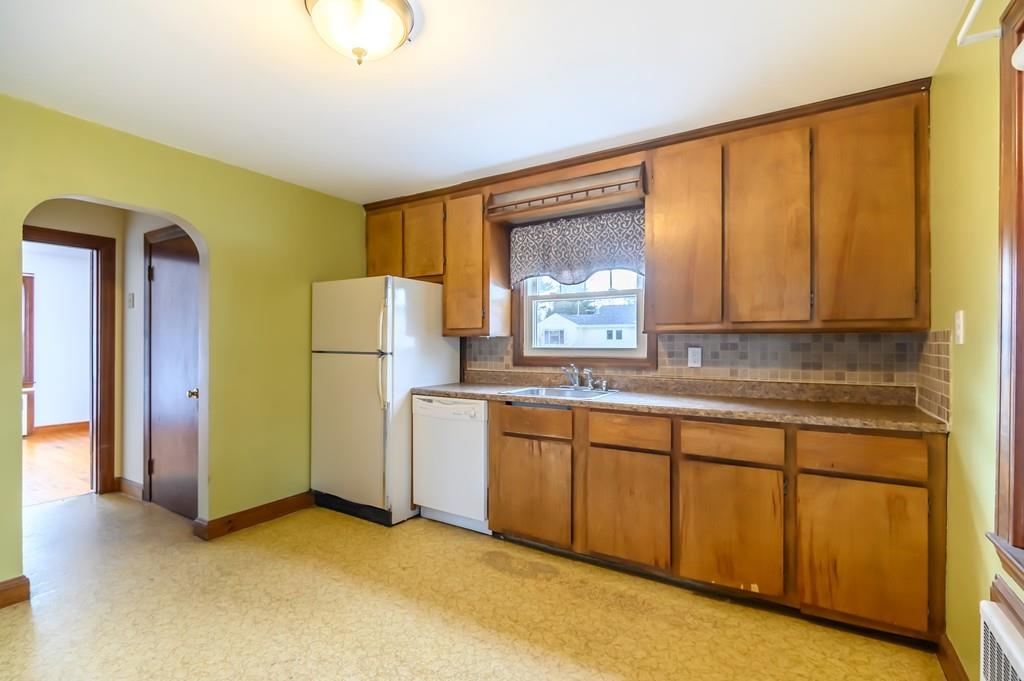 22 Alton Road Methuen, MA 01844 - Photo 6 of 22 Gallery Image 6